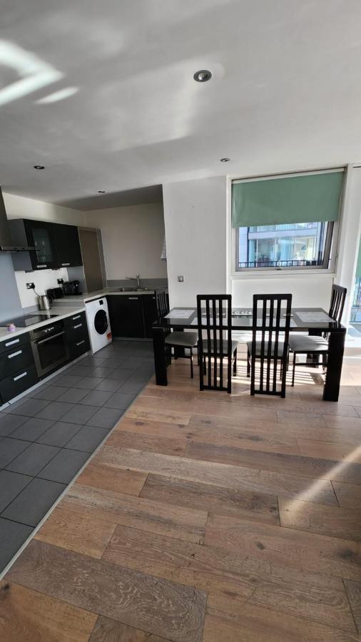 Luxury 2 Bed Apartment Excel 伦敦 外观 照片