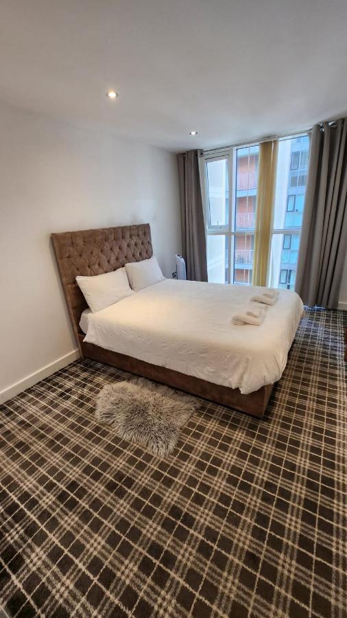 Luxury 2 Bed Apartment Excel 伦敦 外观 照片