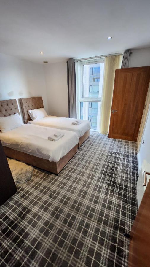 Luxury 2 Bed Apartment Excel 伦敦 外观 照片